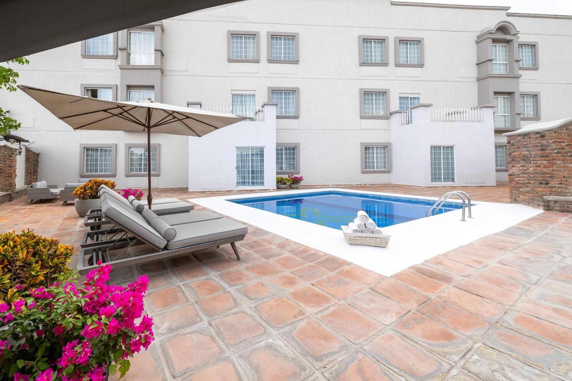 Hotel Suites Mexico Plaza Leon Campestre Eksteriør billede