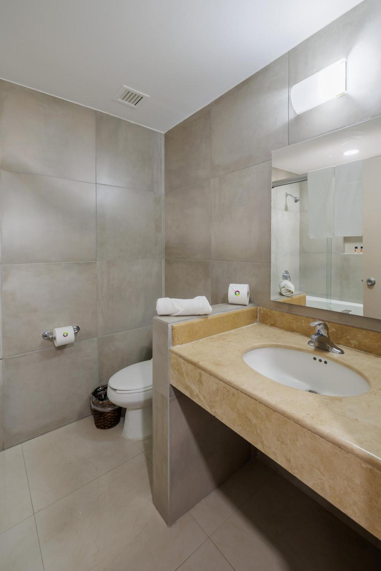 Hotel Suites Mexico Plaza Leon Campestre Eksteriør billede
